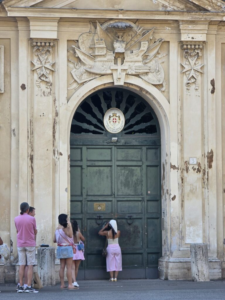 Rome 3 day itinerary - Aventine keyhole door on Piazza dei Cavalieri di Malta