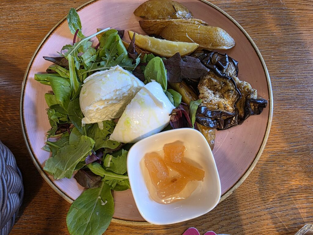 Rome 3 day itinerary - vegetarian lunch plate at Vivi Bistrot Piazza Navona